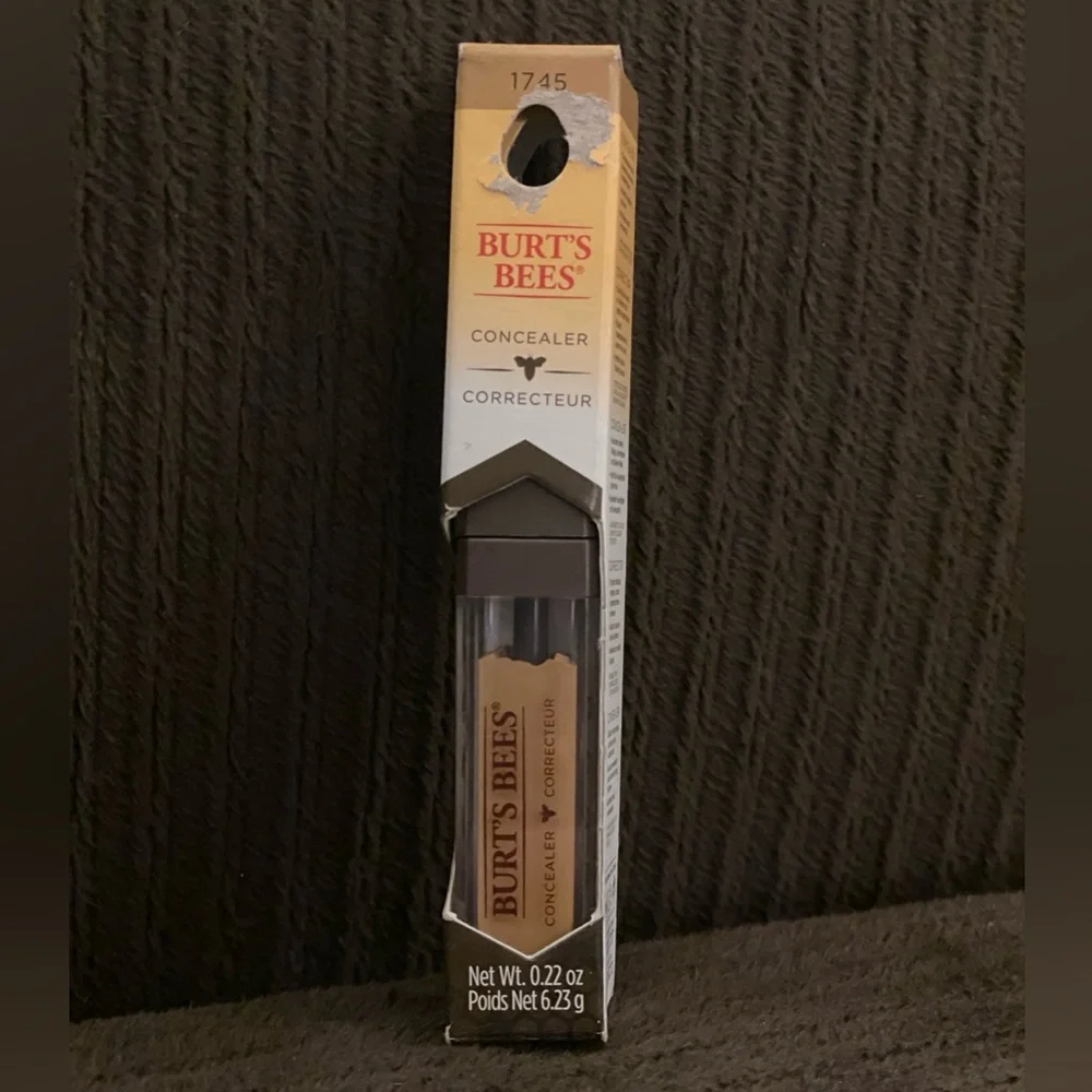 Concealer by Burt’s Bees, in Shade ‘Deep’ 1745 - Picture 5 of 16